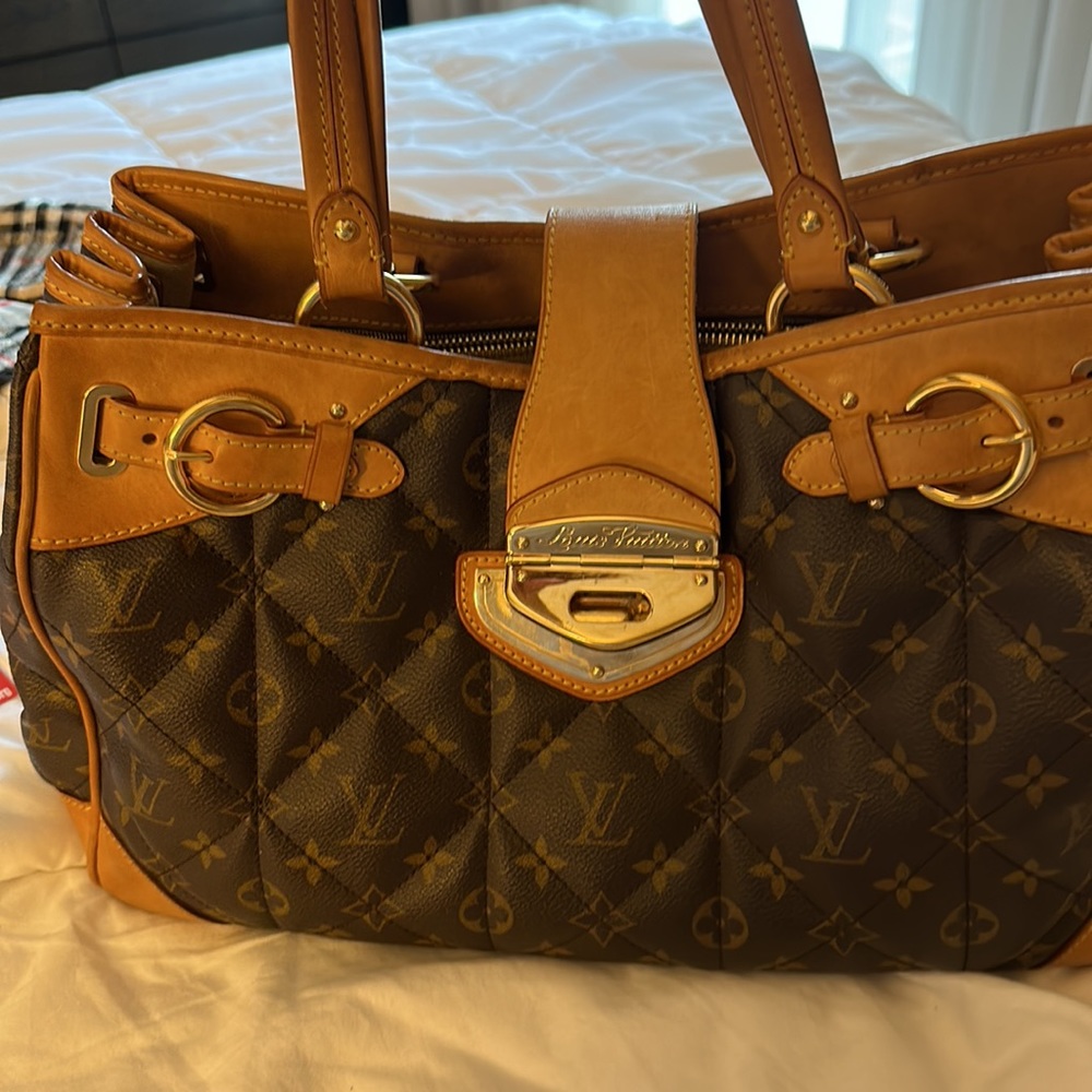 Louis Vuitton  GM stole quilted leather shopper bag